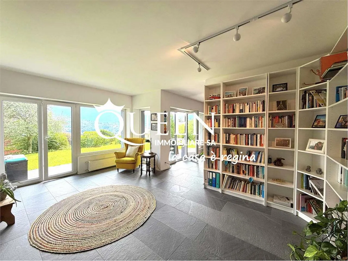 Gravesano : Villa avec 6,5 pièces, 232 m², jacuzzi, vue, jardin - Photo 3 sur 13