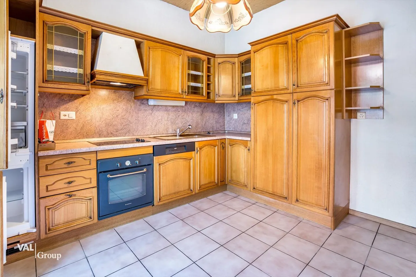 Deux appartements + dépôt, dans maison de 3 unités - Photo 2 sur 13