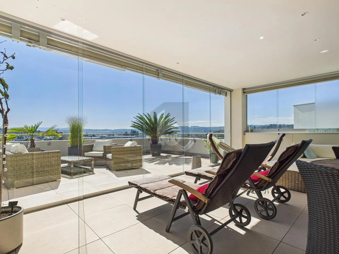 JOAILLERIE DE TERRASSE AVEC VUE ET JARDIN - Photo 4 sur 6