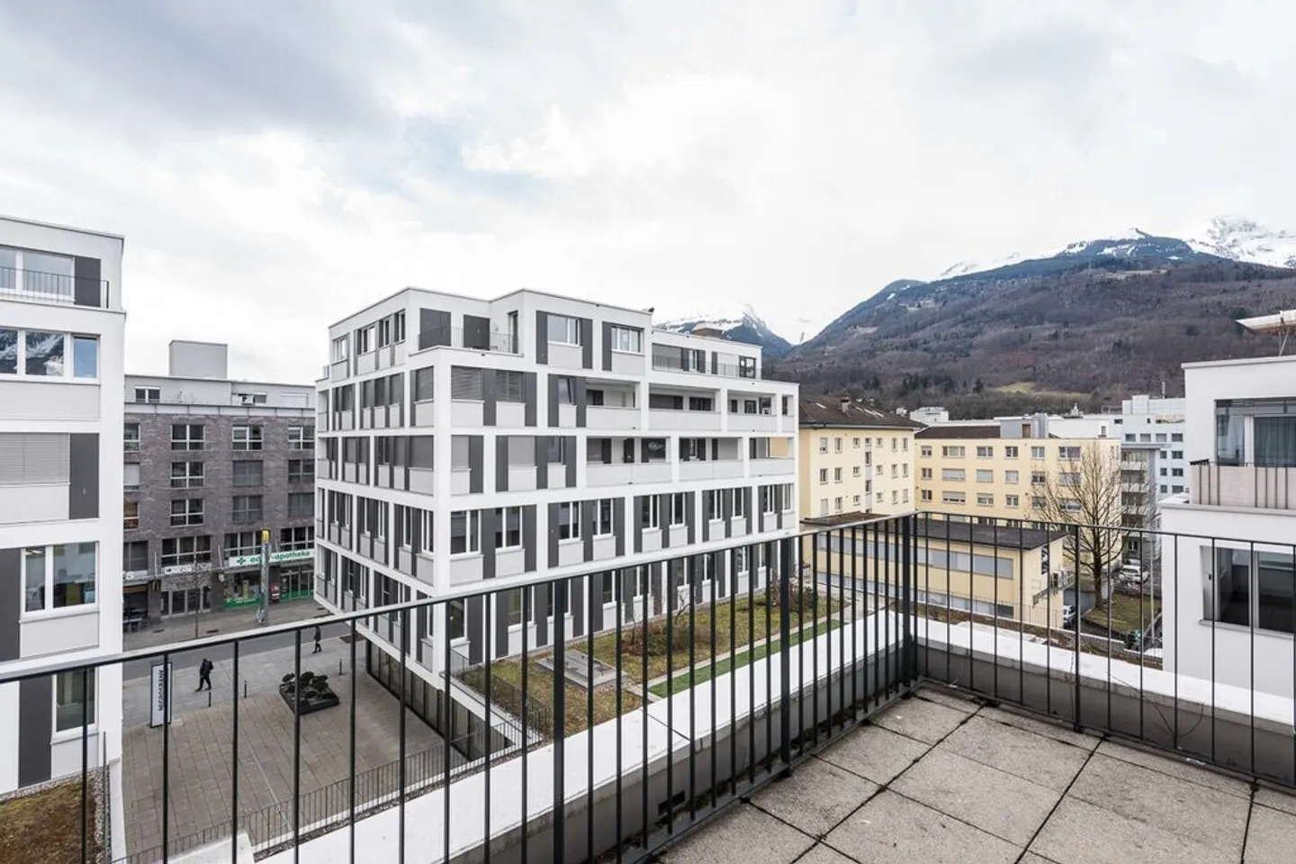 Modern penthouse apartment in the center of Buchs - Photo 9 of 9