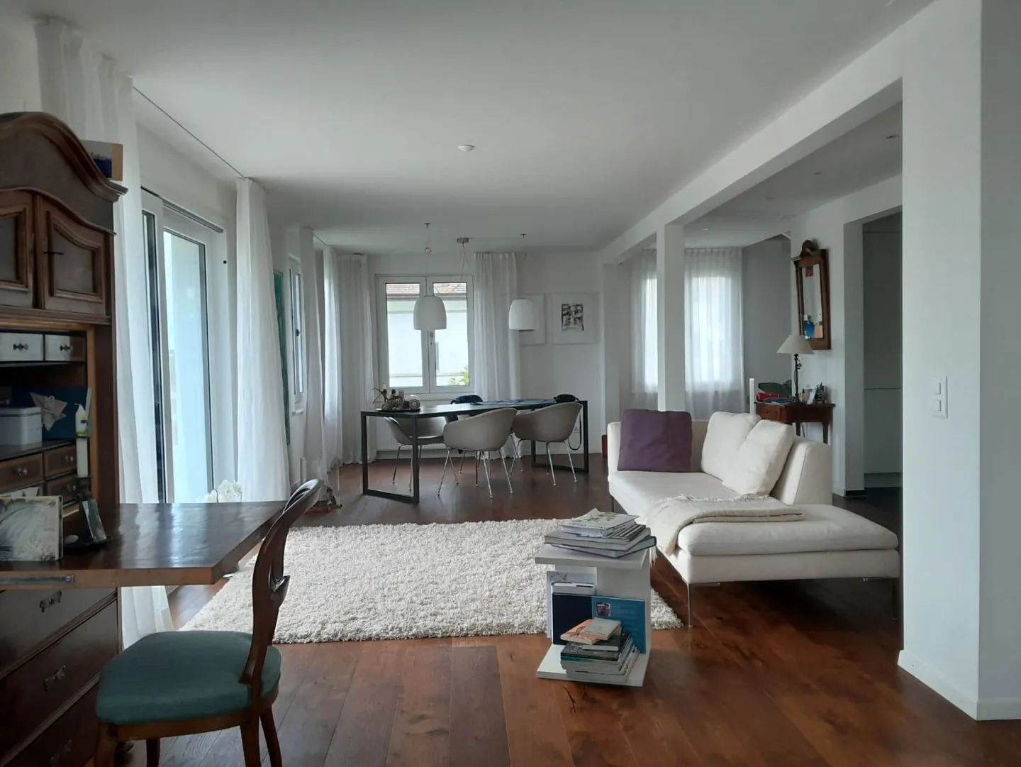 Casa multigenerazionale elegante con vista lago non ostacolata, 3 bagni e garage - Foto 9 di 39