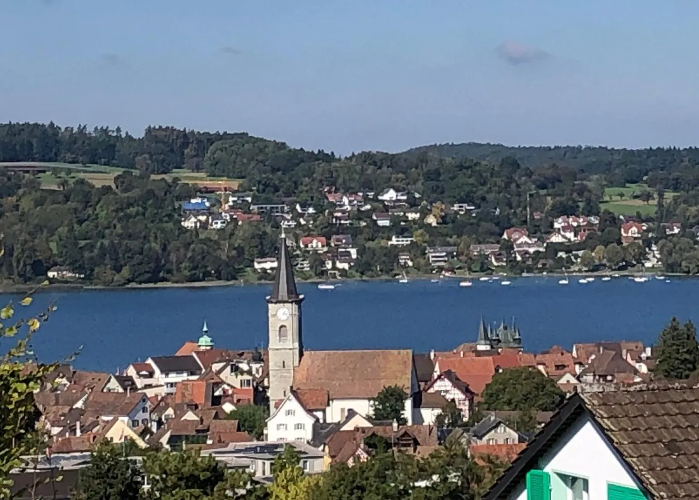 Casa multigenerazionale elegante con vista lago non ostacolata, 3 bagni e garage - Foto 4 di 39