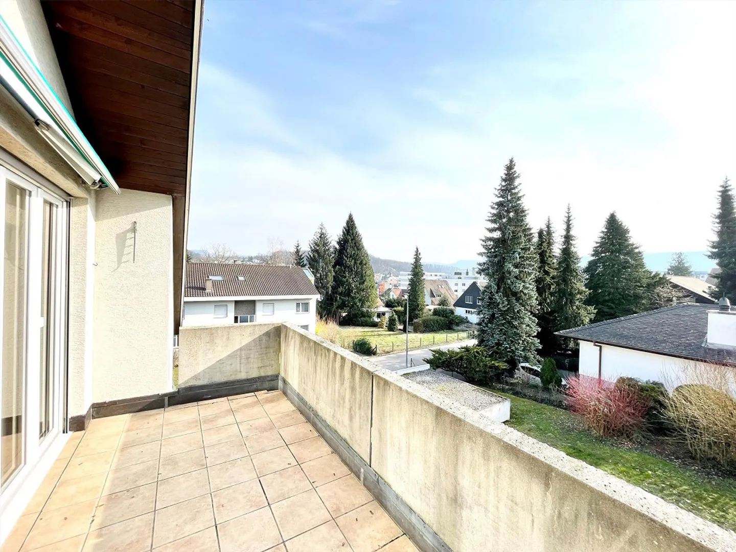 Appartement Charmant avec Grand Balcon - Photo 7 sur 10