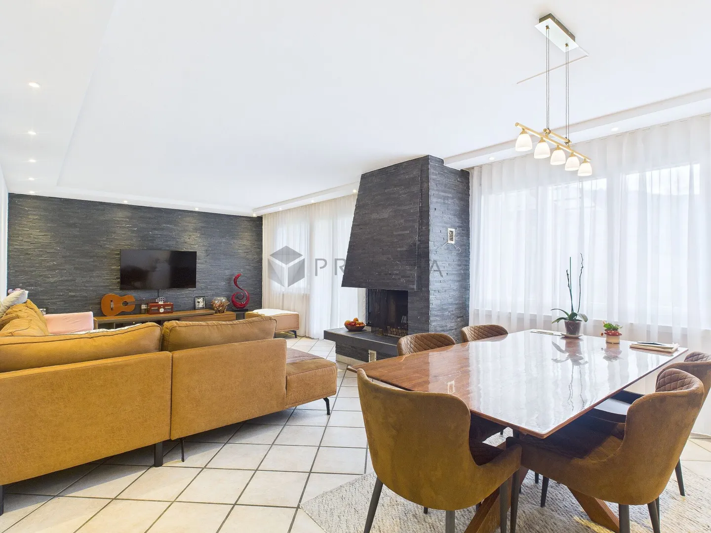Sunny Family Dream: 5.5 Rooms with Unobstructed View of Pilatus - Photo 1 of 11