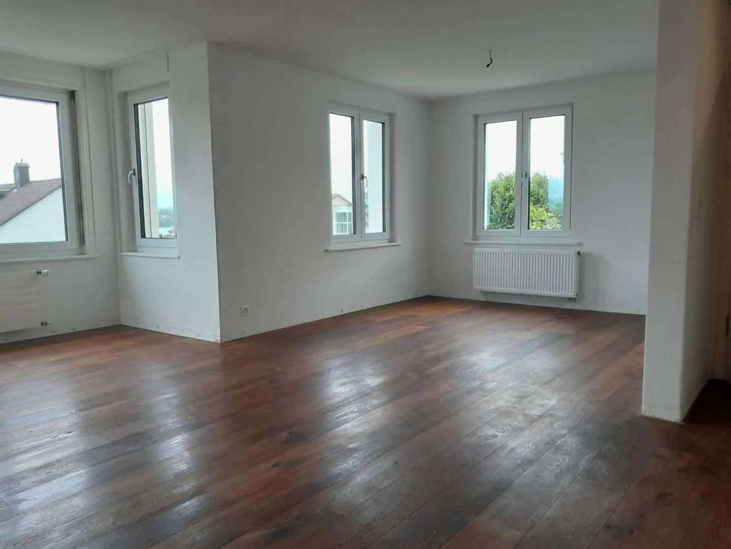 Casa multigenerazionale elegante con vista lago non ostacolata, 3 bagni e garage - Foto 26 di 39