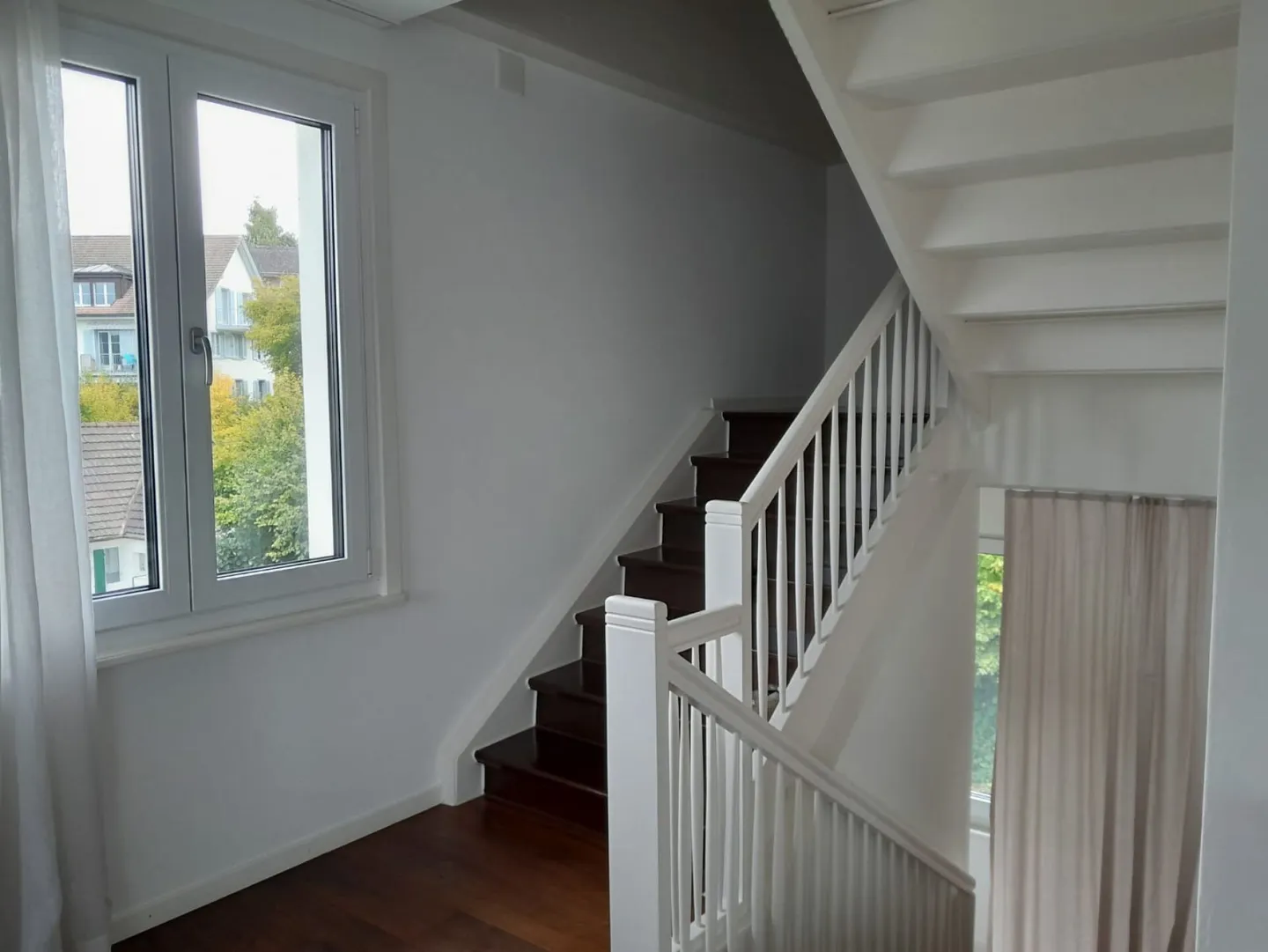 Casa multigenerazionale elegante con vista lago non ostacolata, 3 bagni e garage - Foto 19 di 39