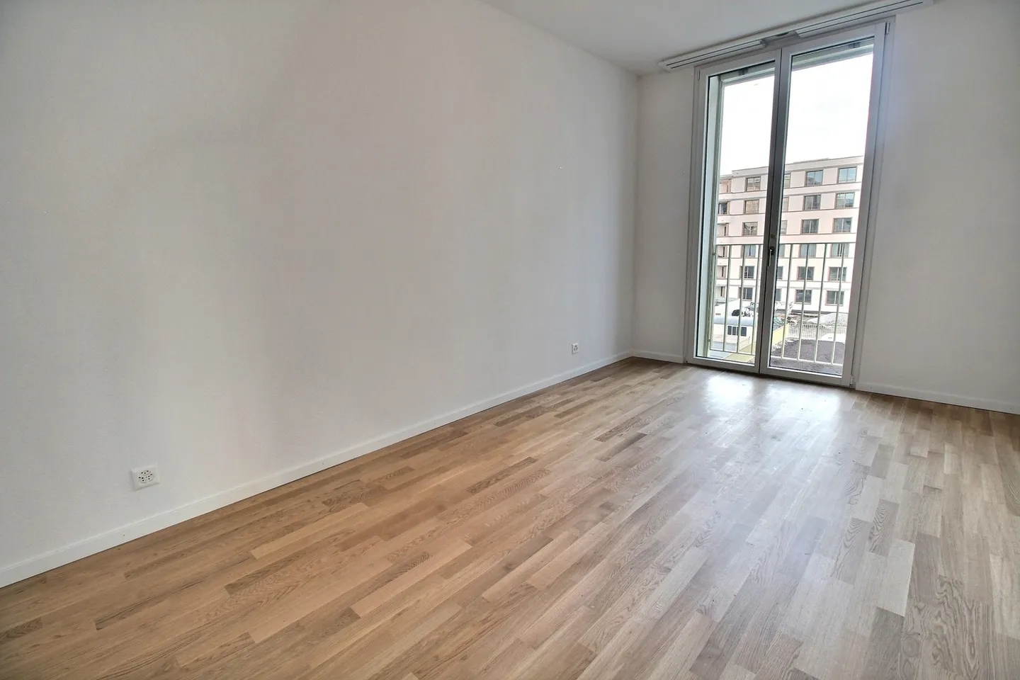 New 4.5-room apartment for rent - Photo 8 of 10