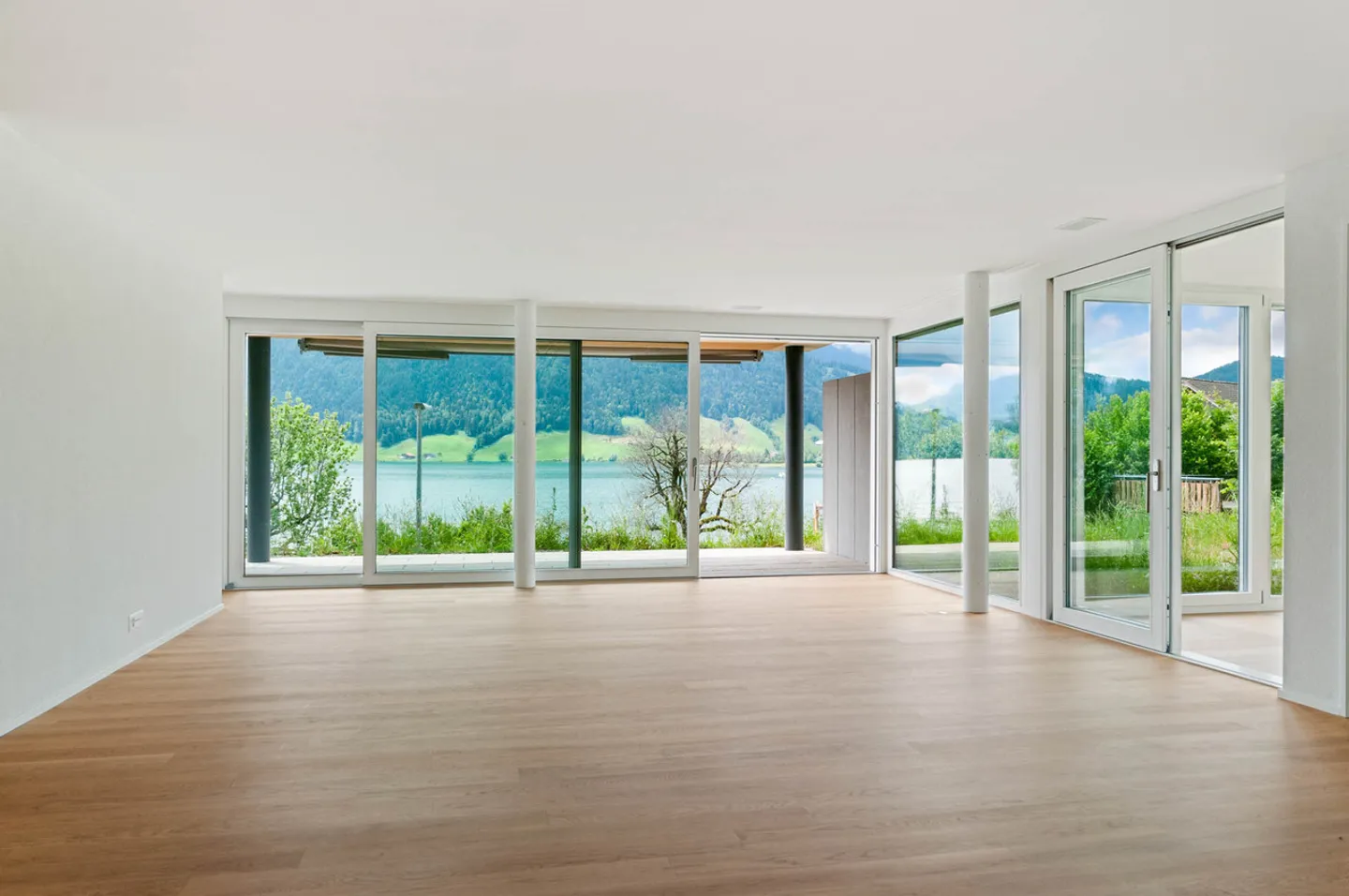 Appartamento spazioso con vista lago - Foto 3 di 11