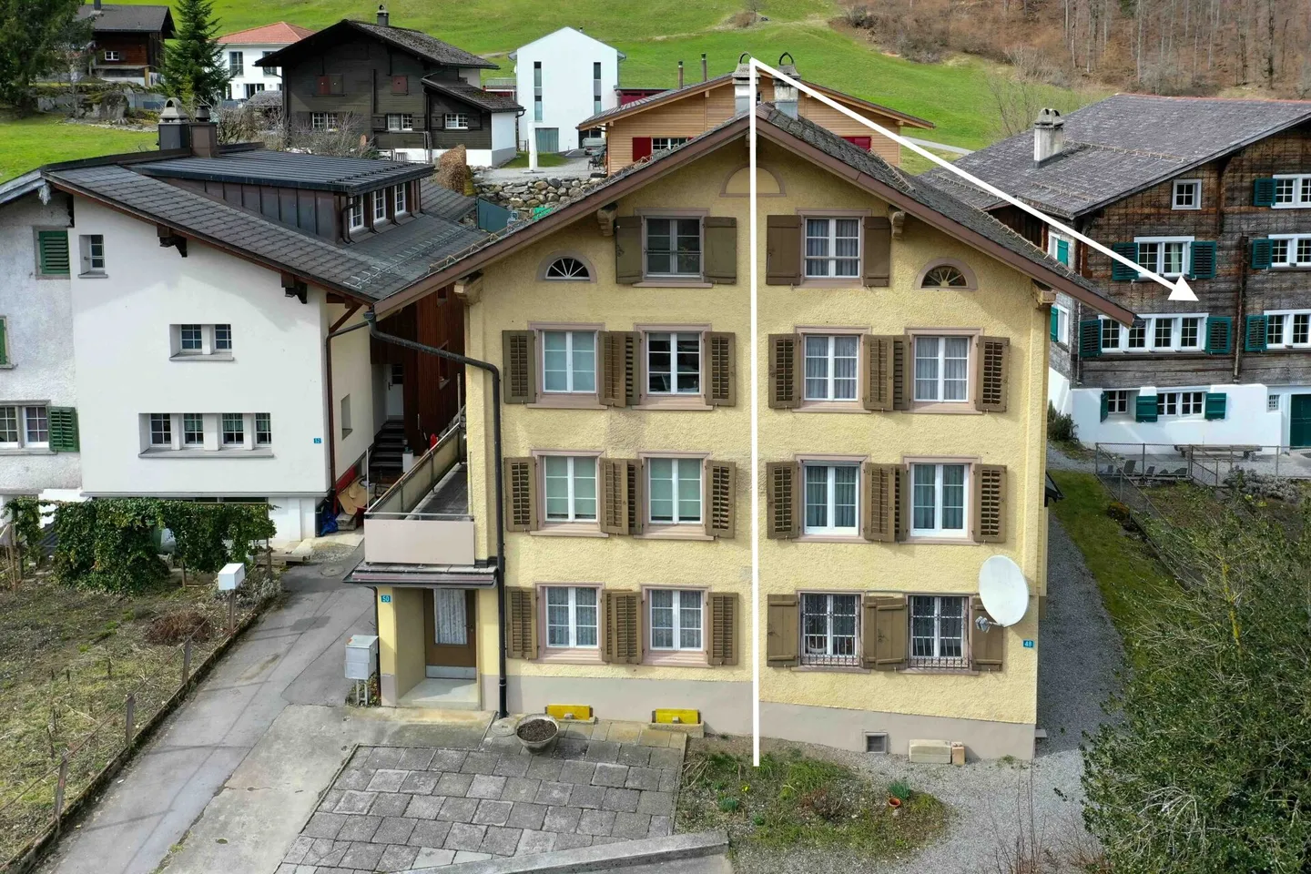 6.5-Zimmer Doppel-Einfamilienhaus in Nidfurn GL - Foto 1 von 20