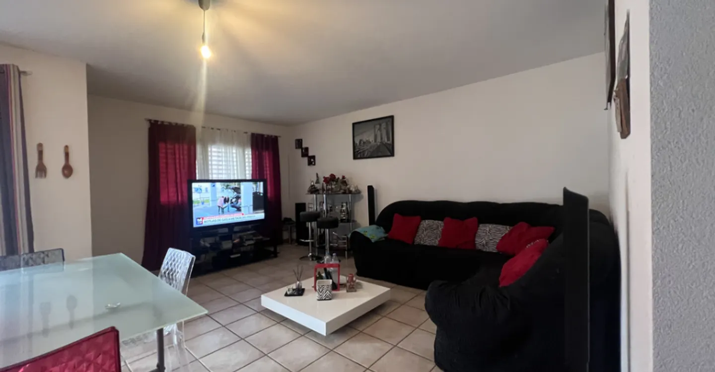 4.5-room apartment on the 1st floor - Photo 2 of 7