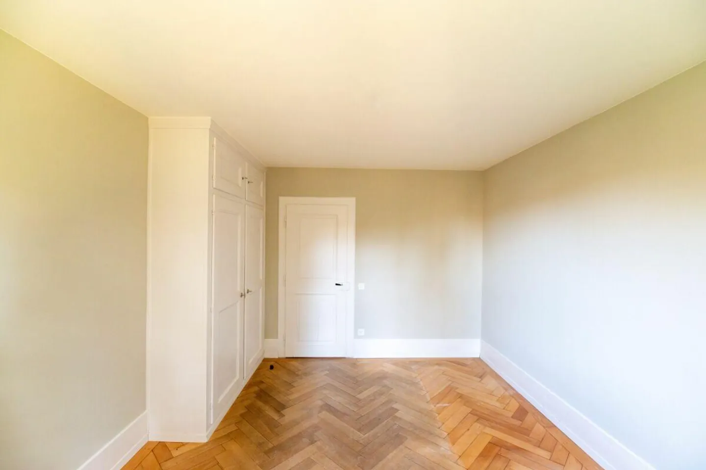 Idyllic semi-detached house with plenty of outdoor space - Photo 7 of 10