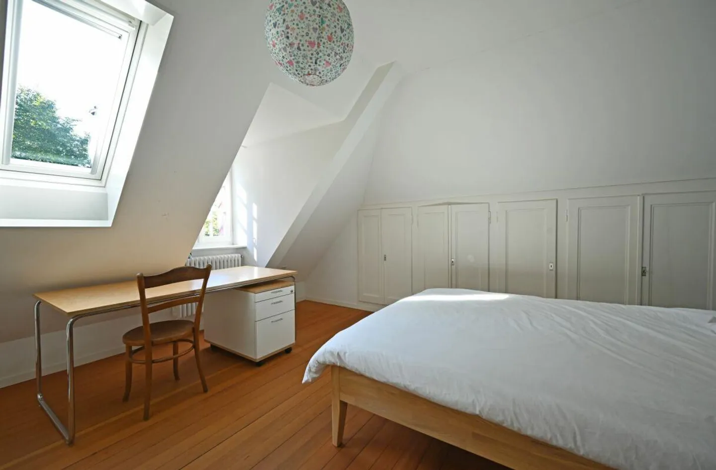 Idyllic semi-detached house with plenty of outdoor space - Photo 8 of 10