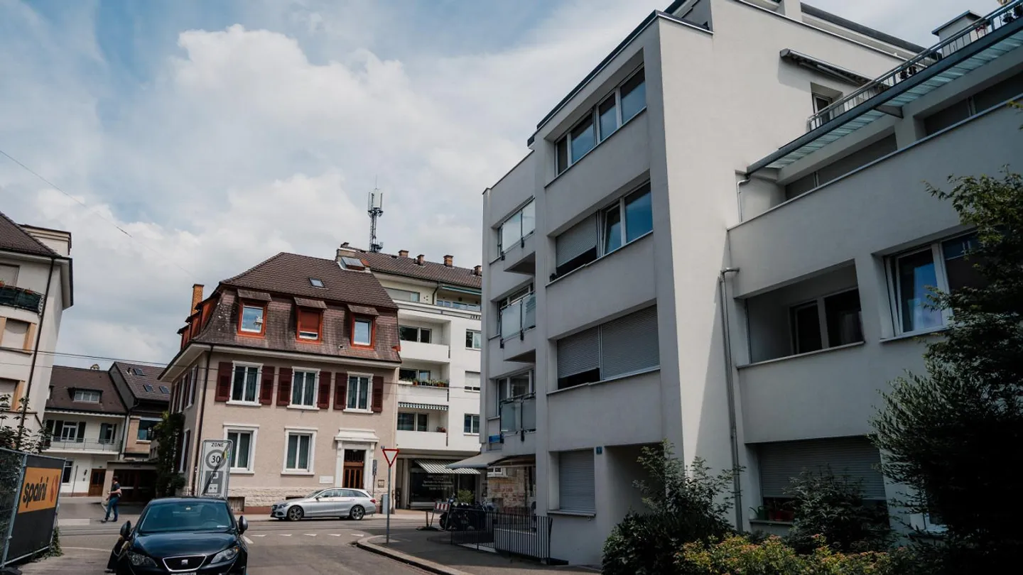 Bright, central 4-room apartment with elevator near public transport - Photo 2 of 8