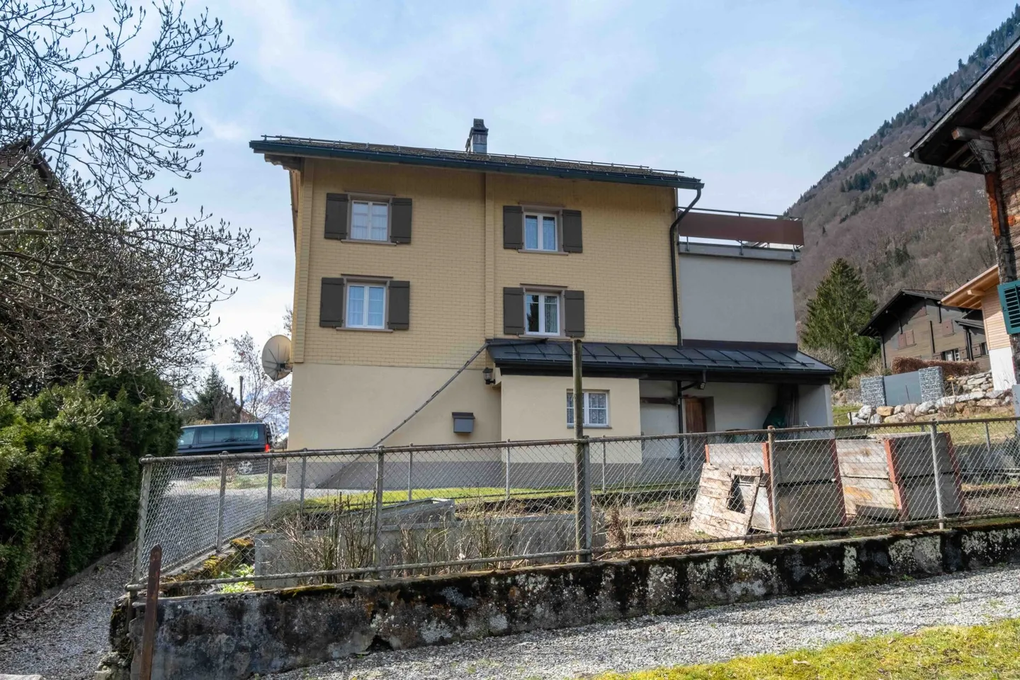 6.5-Zimmer Doppel-Einfamilienhaus in Nidfurn GL - Foto 3 von 20