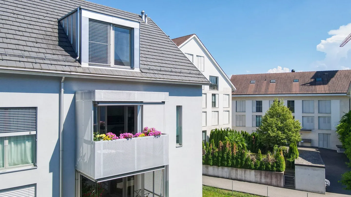 Grosszügige 5.5-Zimmer-Maisonette-Wohnung mit viel Privatsphäre und Wohnkomfort - Photo 1 of 17
