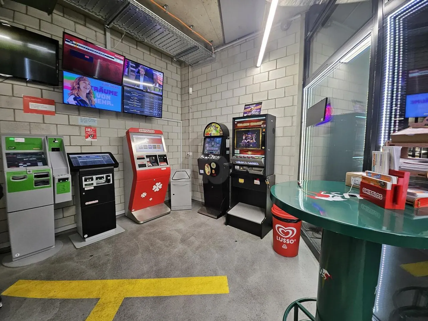 EMPLACEMENT ATTRACTIF ET RENTABLE À LA GARE - Photo 4 sur 6