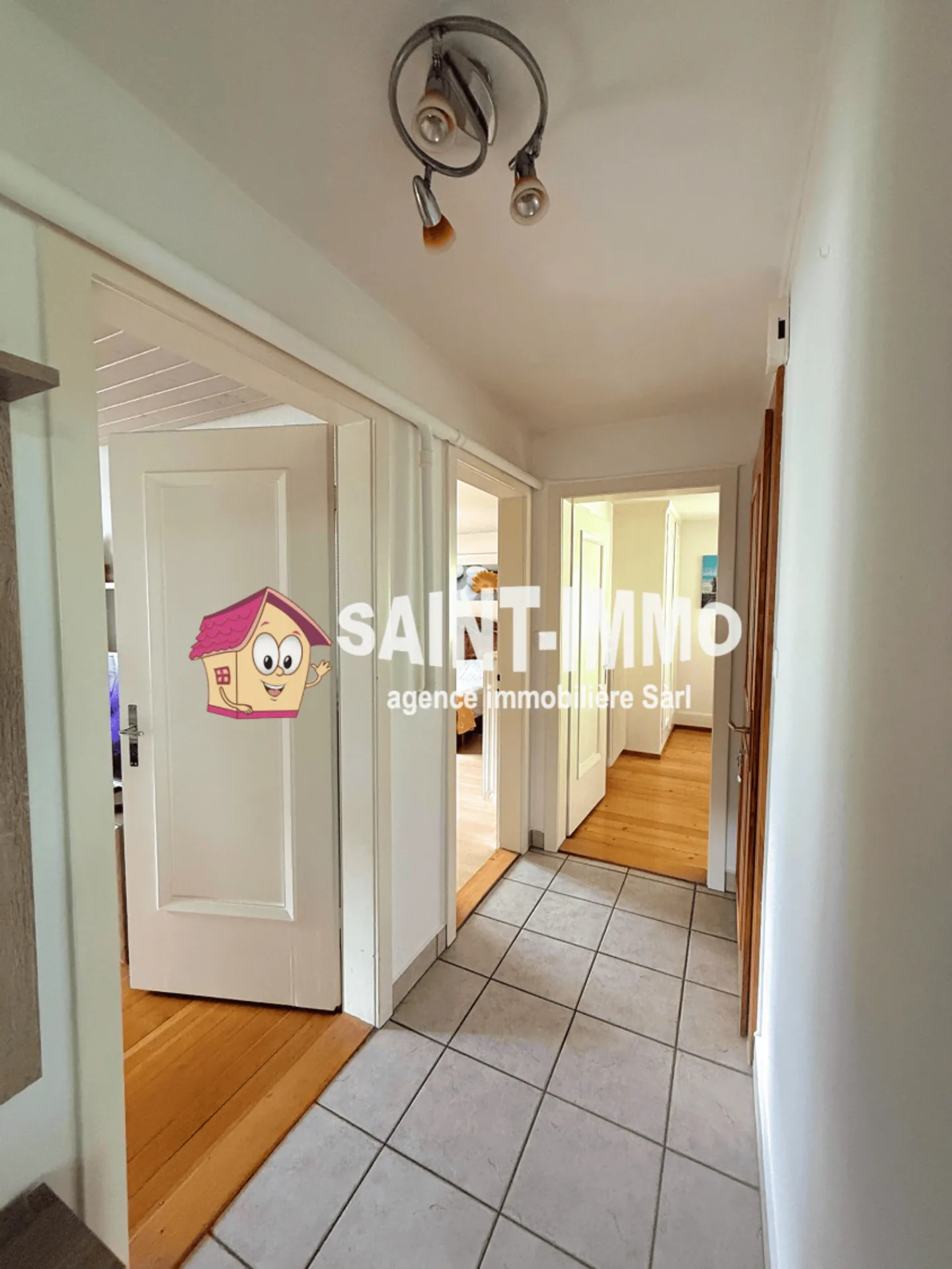 Maison Familiale avec Jardin - Photo 1 sur 3