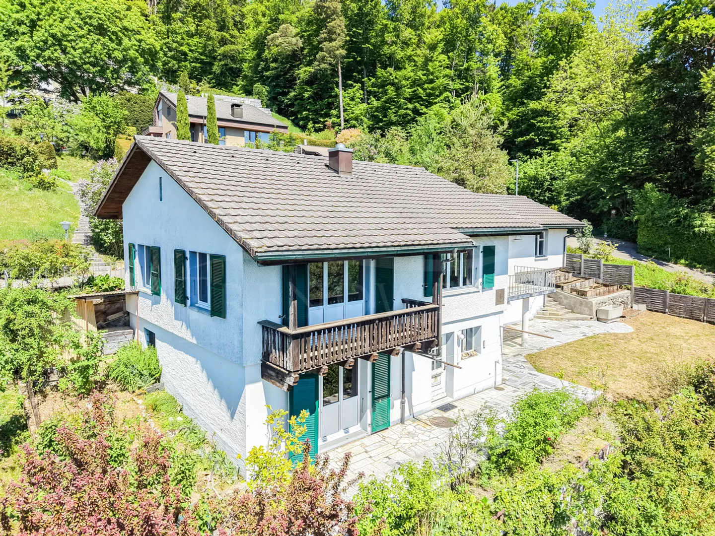6.5-Room Single-Family House with Unobstructed View in Rüfenacht - Photo 1 of 15