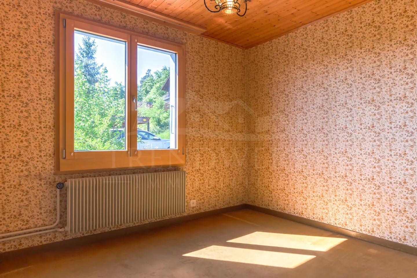 6.5-Room Single-Family House with Unobstructed View in Rüfenacht - Photo 2 of 15