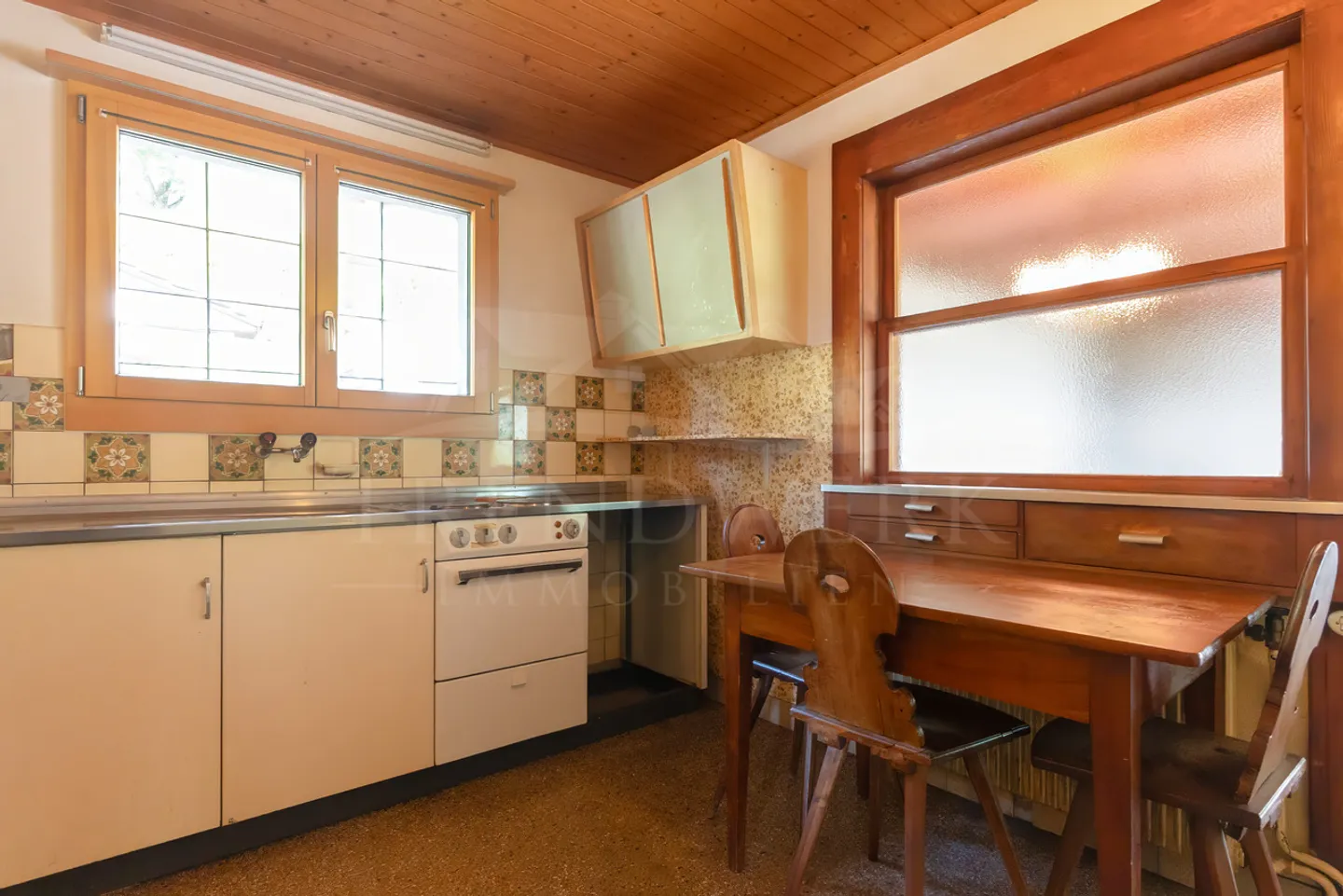 6.5-Room Single-Family House with Unobstructed View in Rüfenacht - Photo 8 of 15