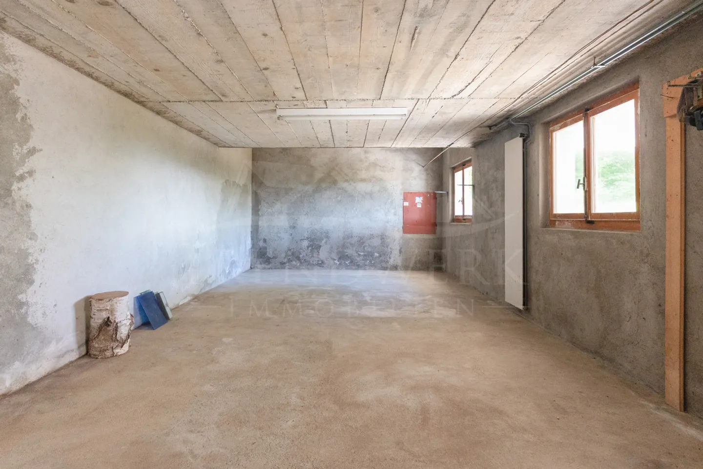 6.5-Room Single-Family House with Unobstructed View in Rüfenacht - Photo 12 of 15