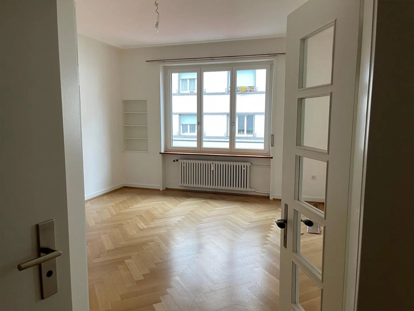 Modern 4-room apartment in a quiet neighborhood in Basel - Photo 1 of 8
