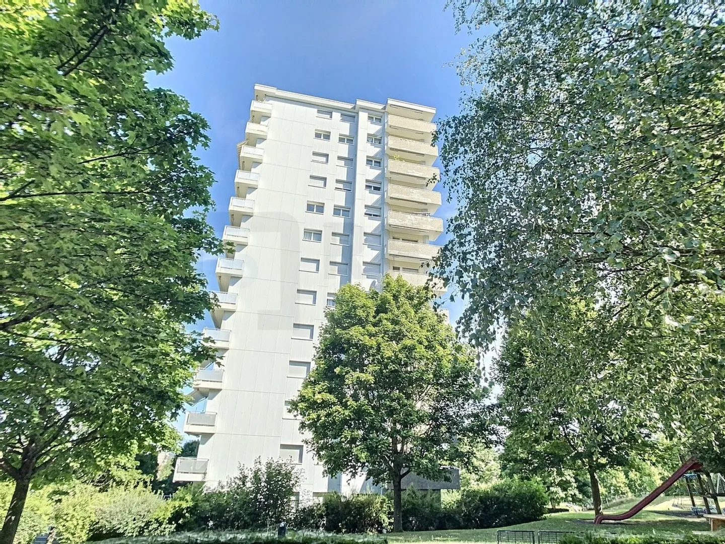 3.5-room accommodation in a family neighborhood close to amenities - Photo 2 of 4