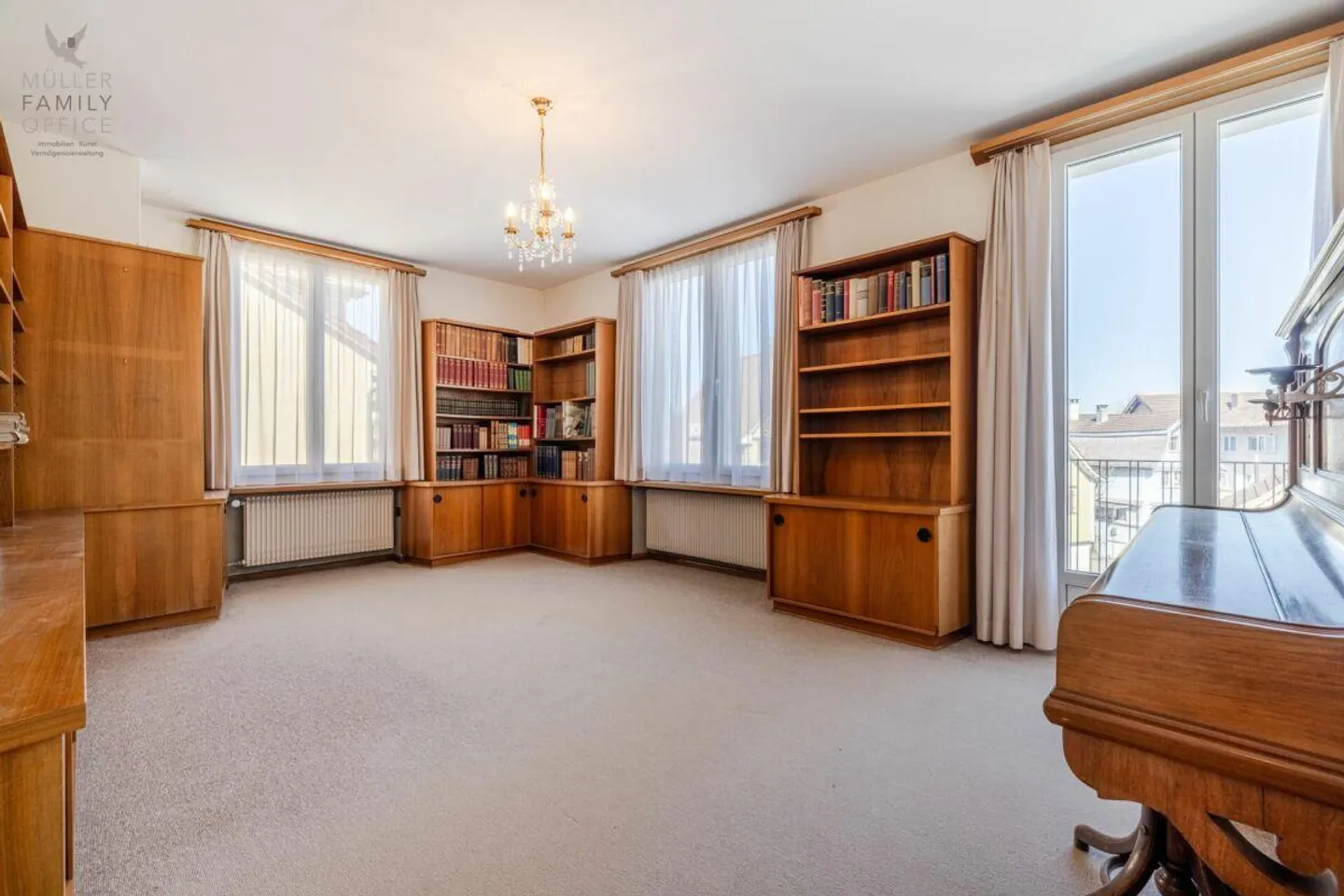 Timeless Charm Meets New Opportunities - Historic Villa in the Heart of Flawil - Photo 10 of 12