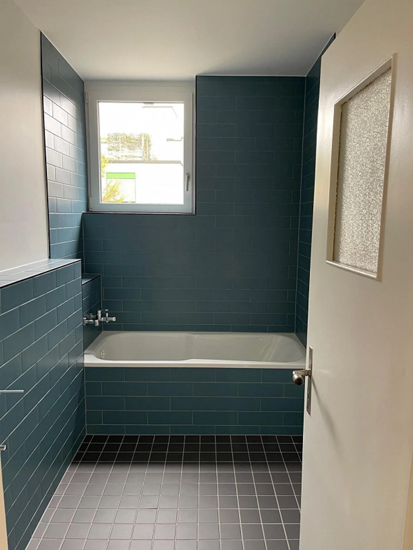 Modern 4-room apartment in a quiet neighborhood in Basel - Photo 6 of 8