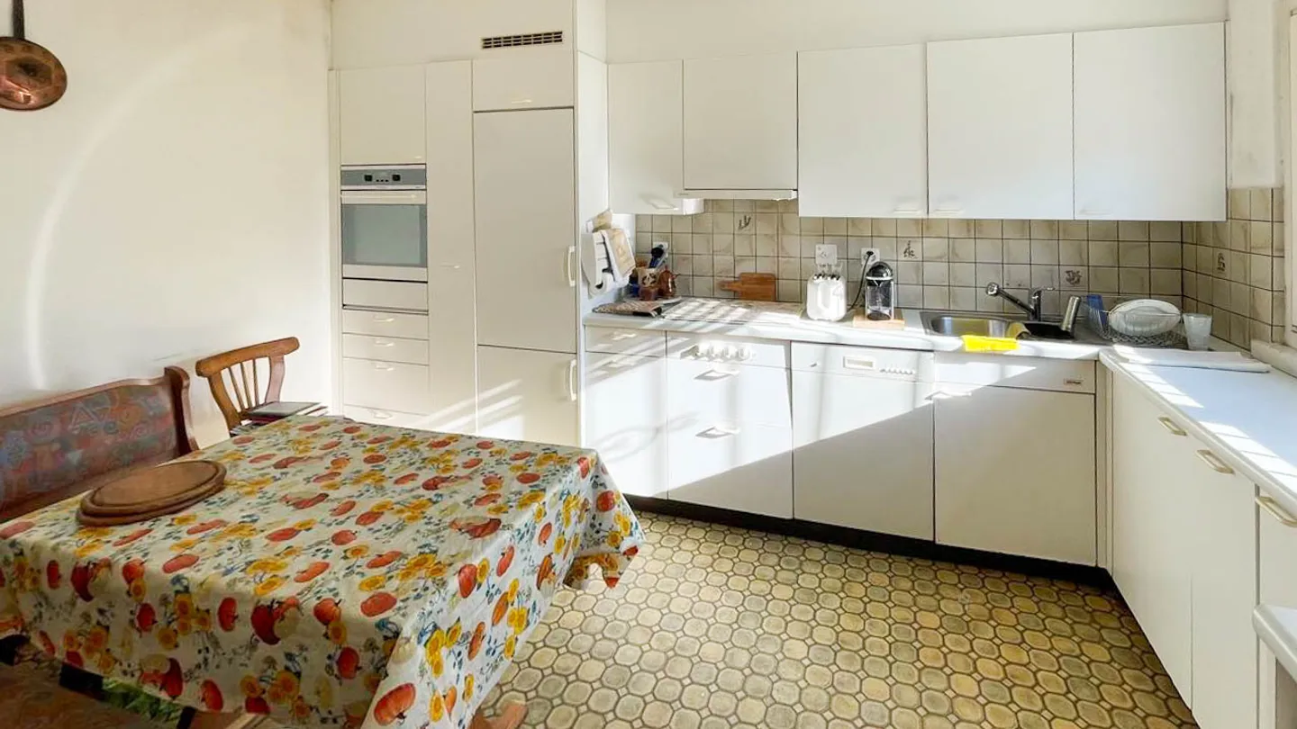 Single-family house with garden - Photo 3 of 11