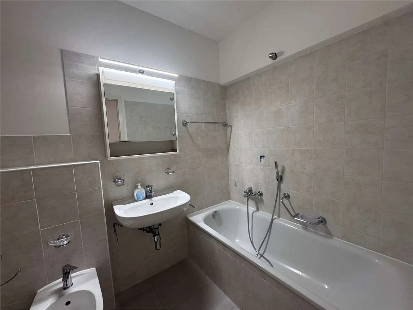 Appartamento in affitto - Foto 6 di 8