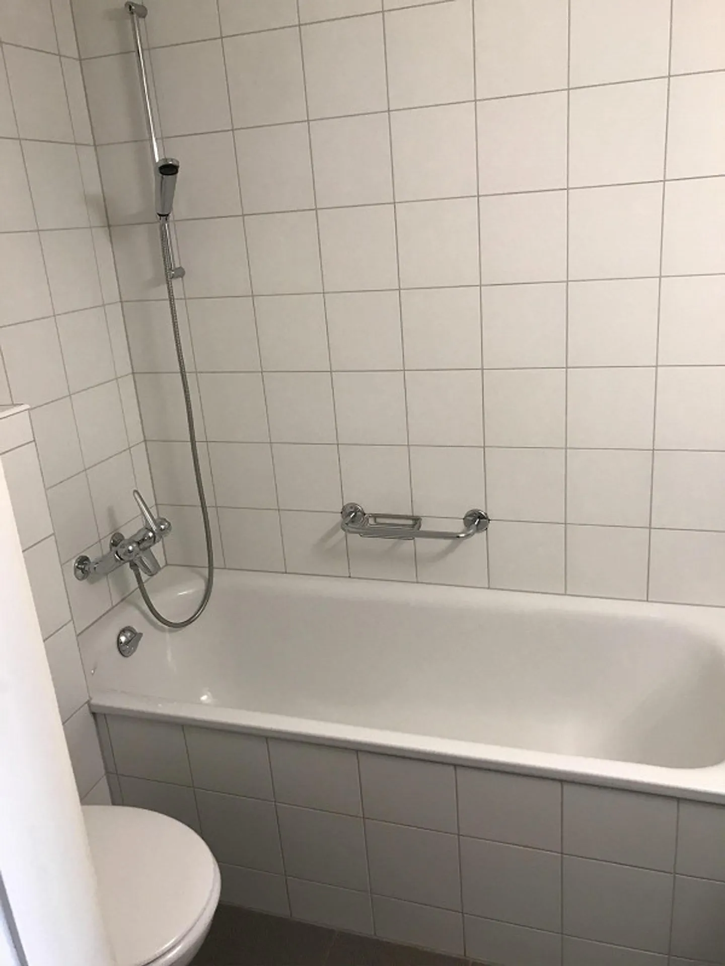 Penthouse 3,5 Z'avec terrasse, Bruderholz - Photo 6 sur 8