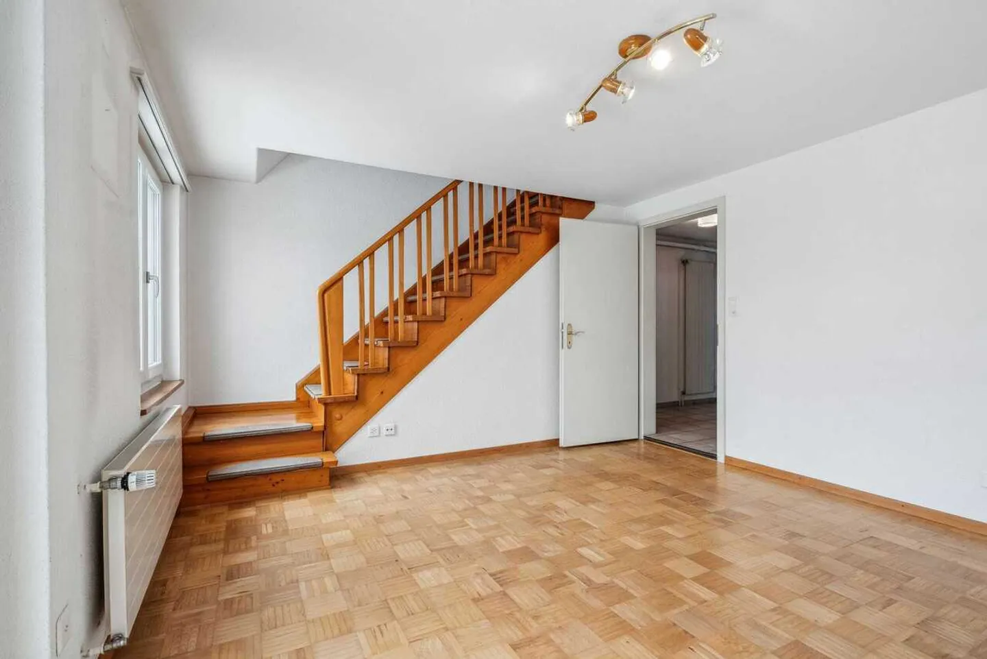 Incantevole casa a schiera di 3,5 stanze ad Aarau Rohr - Foto 8 di 13