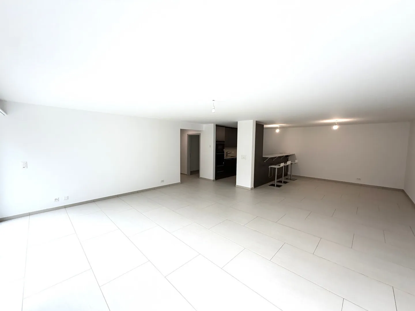 Maison Familiale Élégante à Courrendlin - Photo 5 sur 12