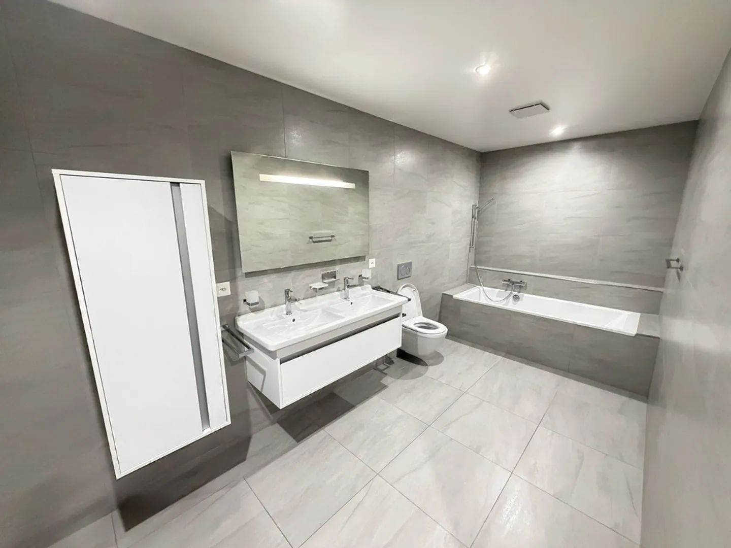 Maison Familiale Élégante à Courrendlin - Photo 8 sur 12