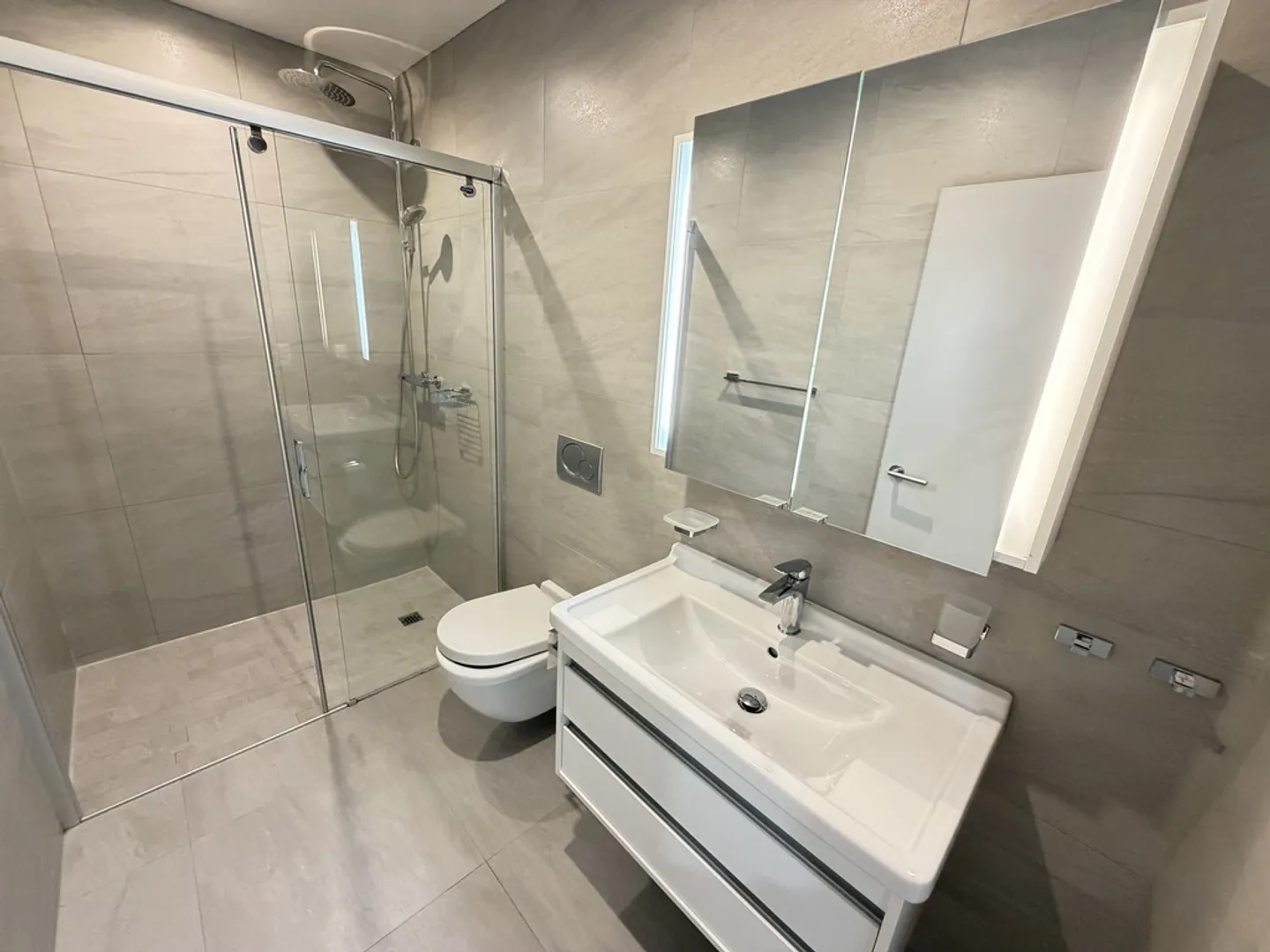 Maison Familiale Élégante à Courrendlin - Photo 9 sur 12