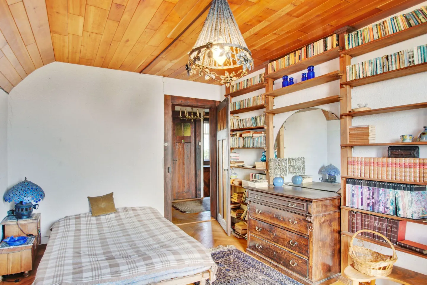 Montmollin, proprietà affascinante con vista sul lago e annessi - Foto 8 di 20