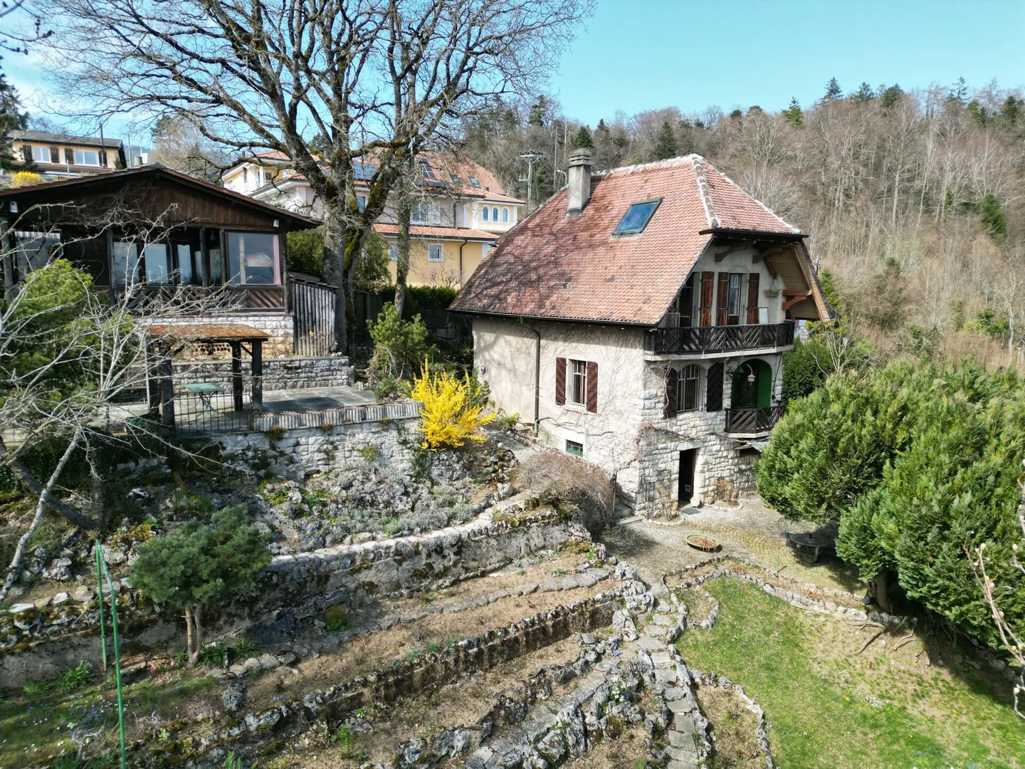 Montmollin, proprietà affascinante con vista sul lago e annessi - Foto 19 di 20
