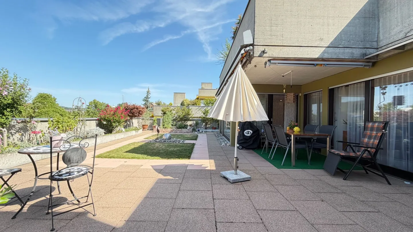 4.5-Room Apartment, Terrace, 2 Bathrooms, Garage Box, Sauna, Fitness & Party Room - Photo 3 of 28