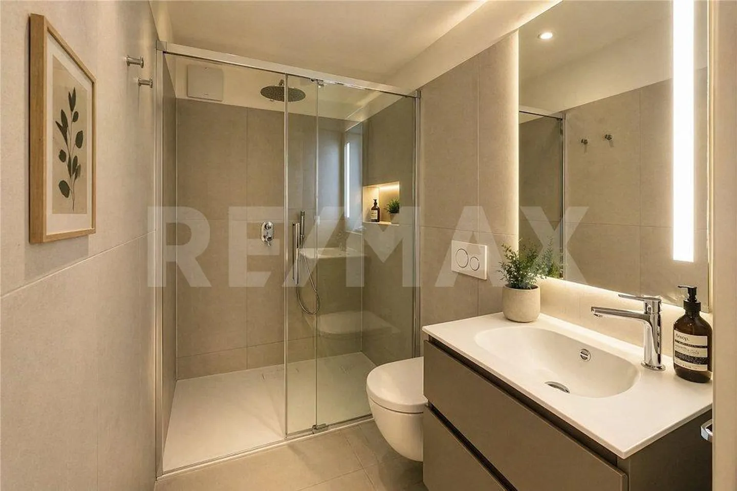 Modernes 3,5-Zimmer-Apartment mit Garten in der Nähe von Geschäften - Foto 8 von 13