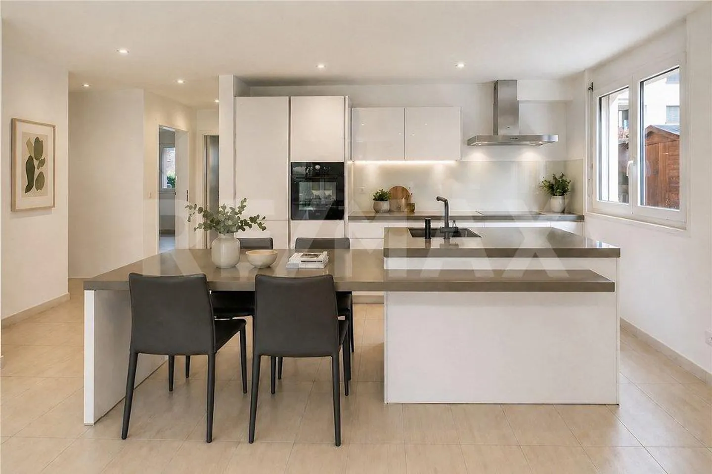 Modernes 3,5-Zimmer-Apartment mit Garten in der Nähe von Geschäften - Foto 10 von 13