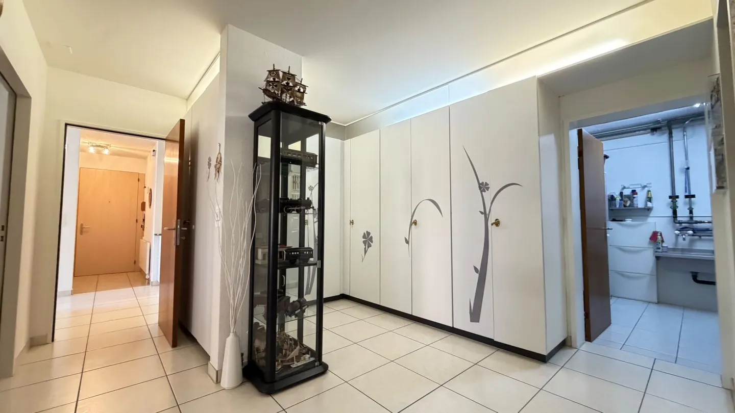 4.5-Room Apartment, Terrace, 2 Bathrooms, Garage Box, Sauna, Fitness & Party Room - Photo 10 of 28