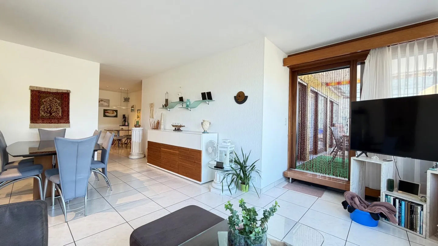4.5-Room Apartment, Terrace, 2 Bathrooms, Garage Box, Sauna, Fitness & Party Room - Photo 12 of 28