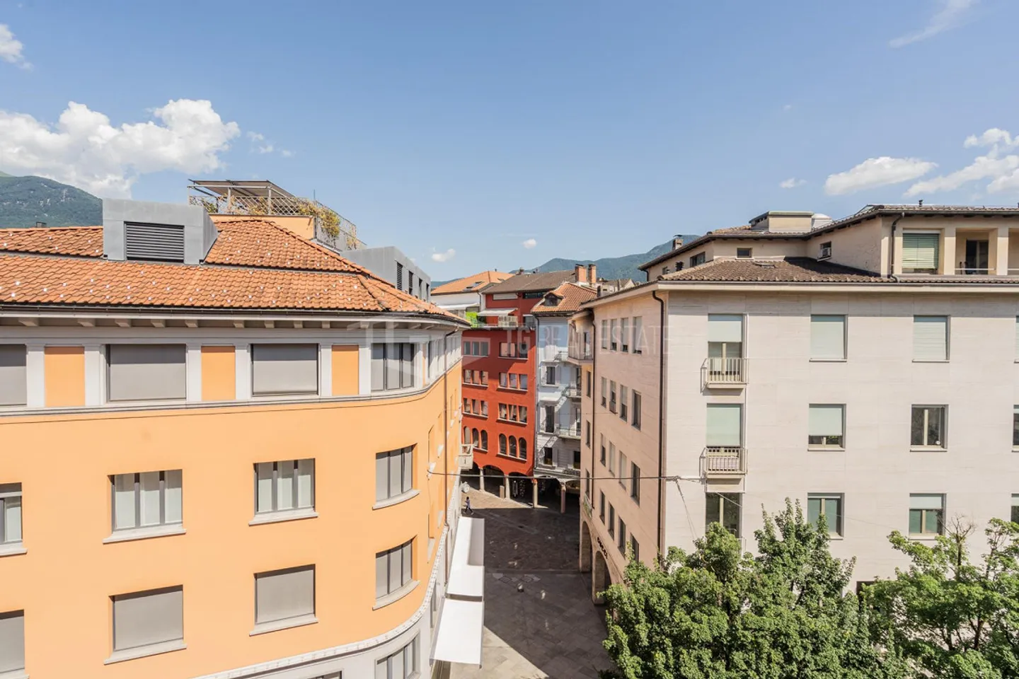 ELEGANTE 2.5 ZIMMER IM HERZEN VON LUGANO - Foto 1 von 9