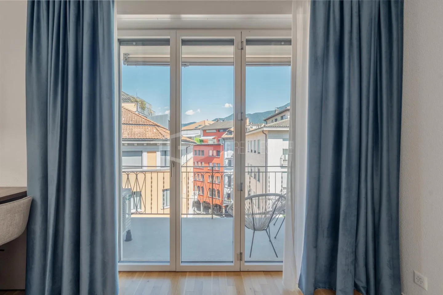 ELEGANTE 2.5 ZIMMER IM HERZEN VON LUGANO - Foto 5 von 9