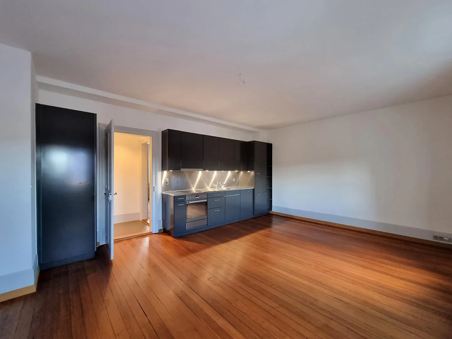 Looking for a new tenant: Charming old apartment in the heart of Lorraine - Photo 2 of 8