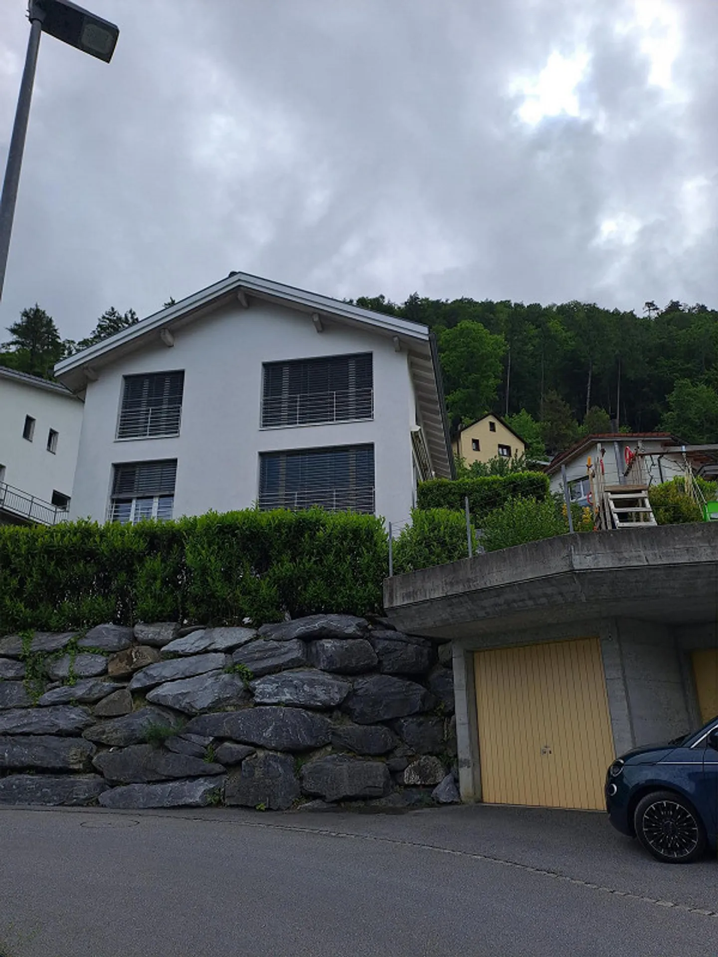 Residential idyll in Trimmis: Sunny single-family home with rental apartment - Photo 2 of 9