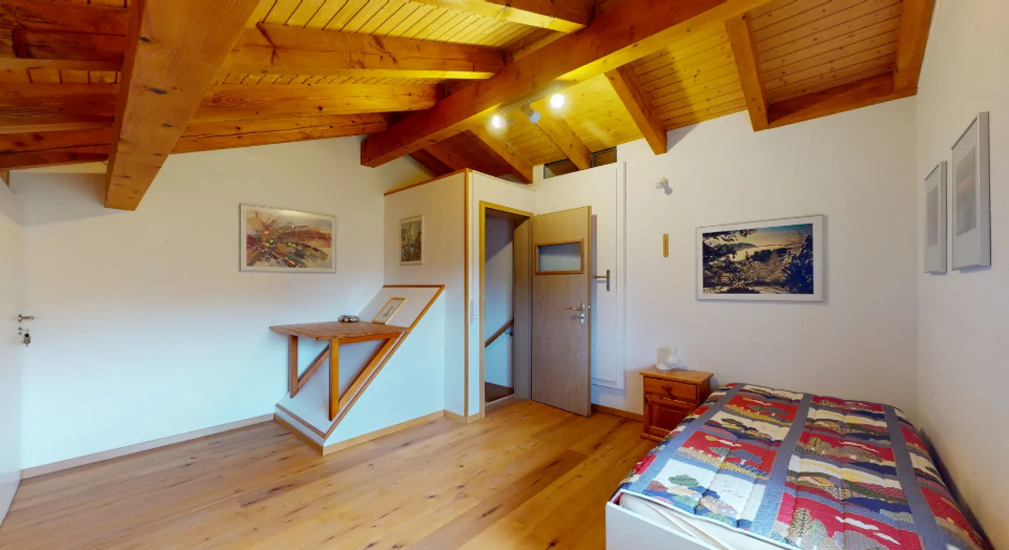 Geräumiges Einfamilienhaus mit Garten - Foto 3 von 5
