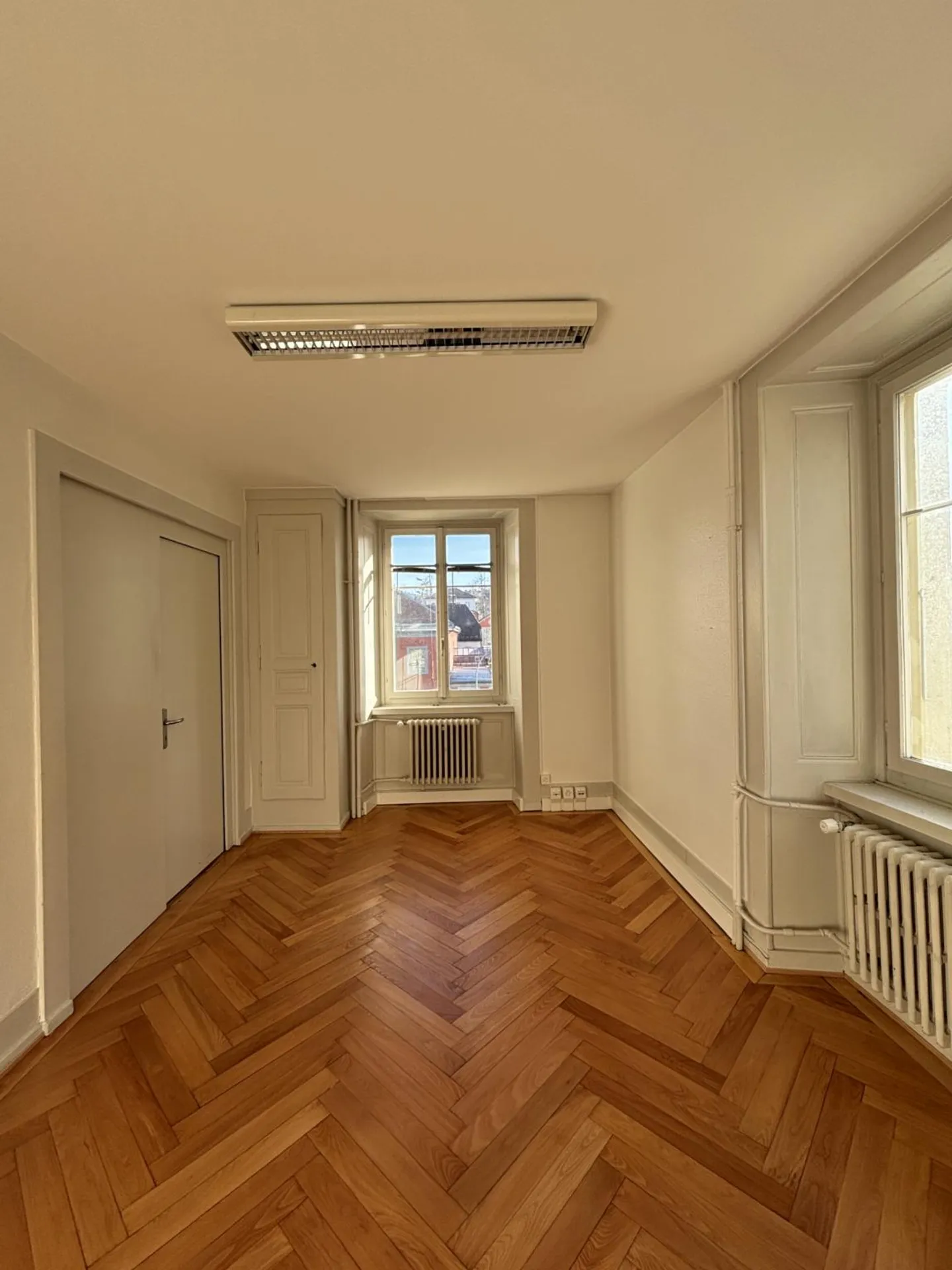 Uffici luminosi con 3 stanze nel cuore di La Chaux-de-Fonds - Foto 5 di 10