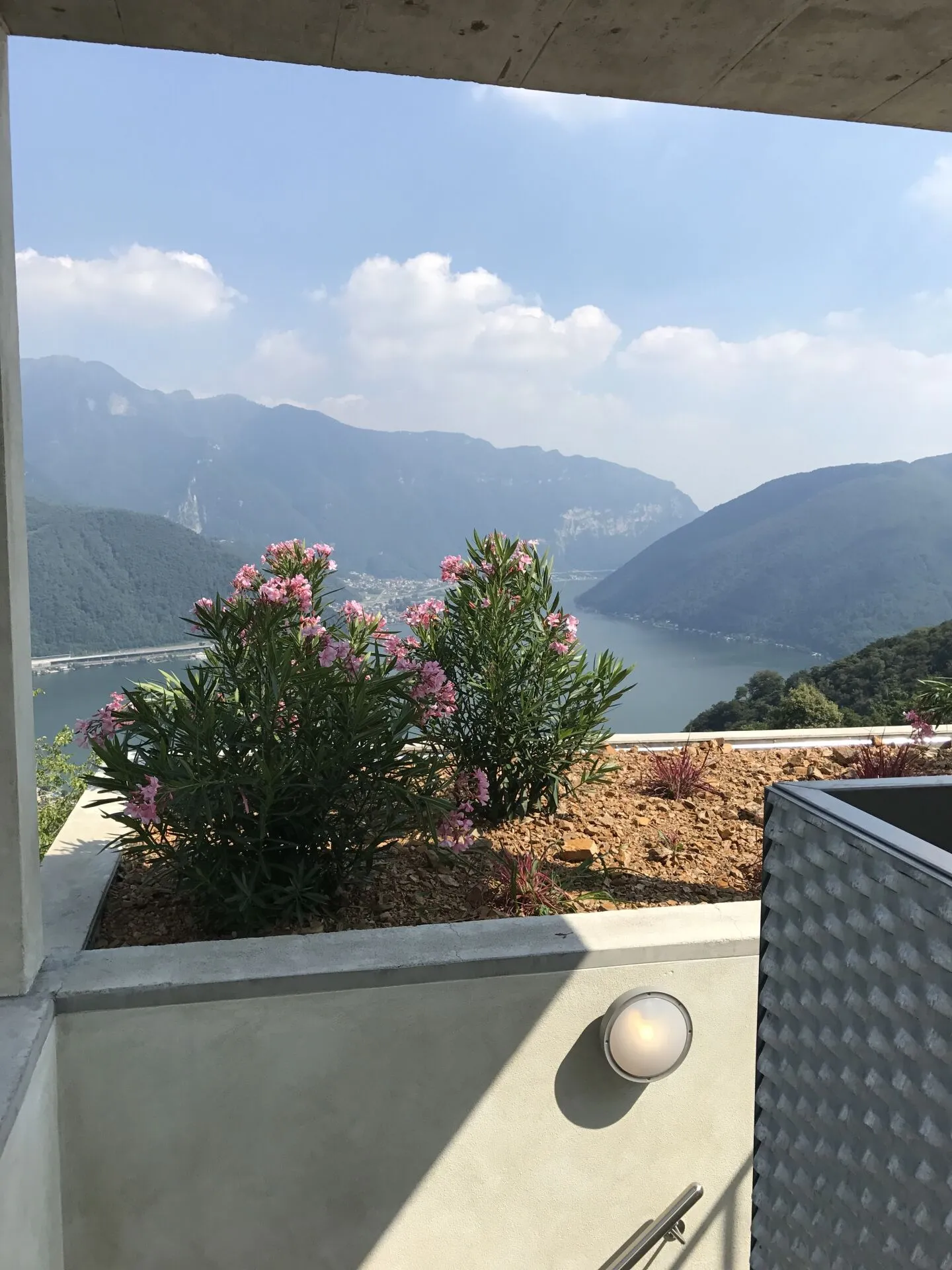APPARTAMENTO 3.5 LOCALI CON VISTA LAGO IMPRENDIBILE - Foto 7 di 30